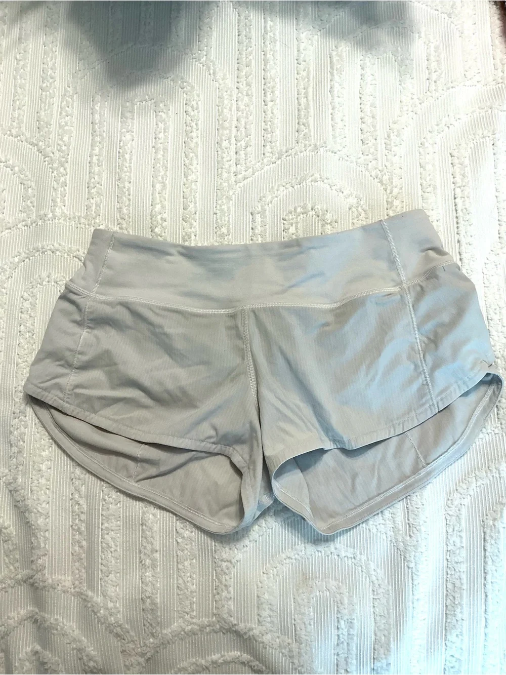 lululemon athletica white speed ups 2.5